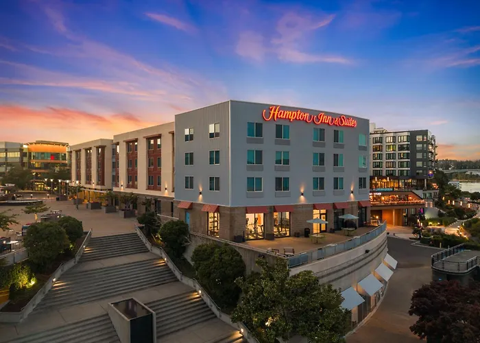 Hampton Inn & Suites