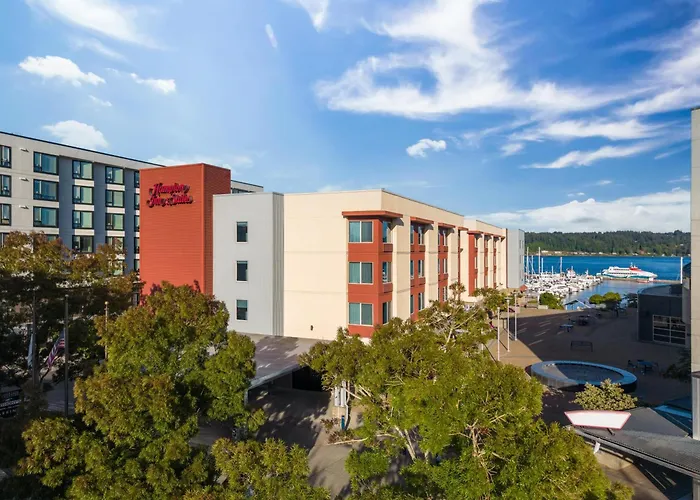 Hampton Inn & Suites